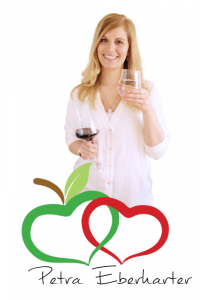 Bild_Petra_mit_Wein_und_Wasser Bild_Petra_mit_Wein_und_Wasser