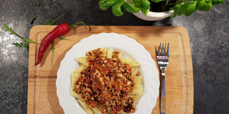 Penne-mit-Tomaten-Tofu-Sauce_vegan_Rezept_Diaetologie-Eberharter