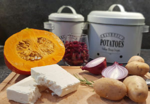 Ofengemüse-mit-Kürbis-Erdäpfel-Bohnen-Feta_Zutaten_Diaetologie-Eberharter Ofengemüse-mit-Kürbis-Erdäpfel-Bohnen-Feta_Zutaten_Diaetologie-Eberharter
