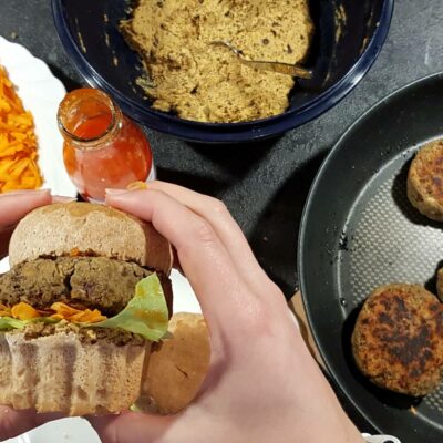 Veganer-Burger-mit-Linsen_Diaetologie-Eberharter